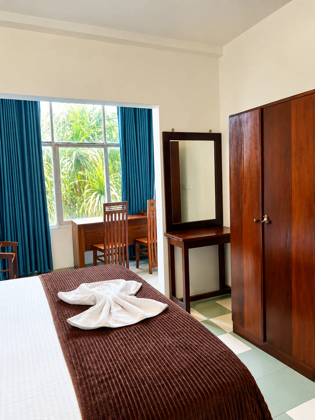 Room with dressing table and wardrobe